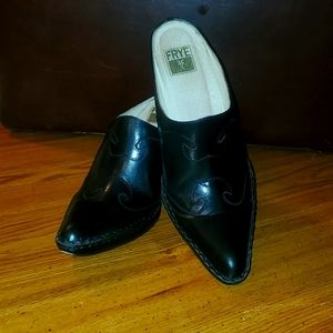 Frye Phoenix Mule size 7M